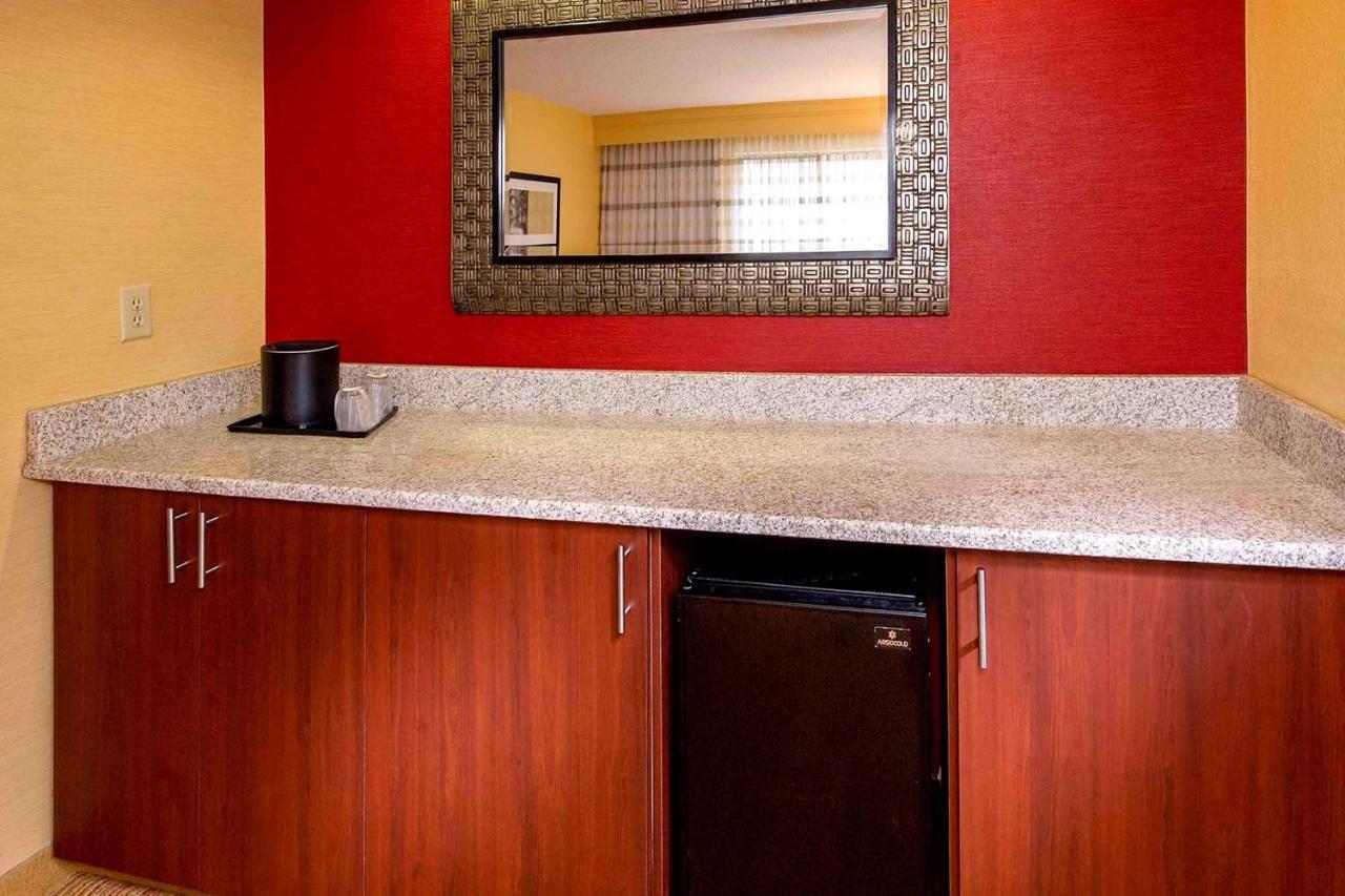 ホテル Sonesta Select Durham Research Triangle Park エクステリア 写真